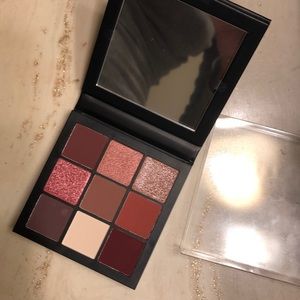 Huda Beauty eyeshadow.